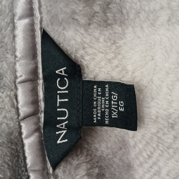 Nautica Gray and White Plaid Hooded Poncho Nightshirt Sz 1X NWOT - Picture 7 of 7
